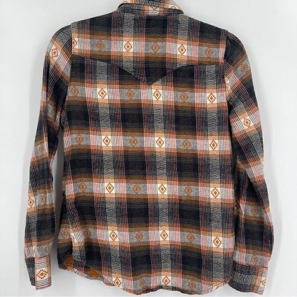 Shyanne Flannel  - Picture 5 of 8